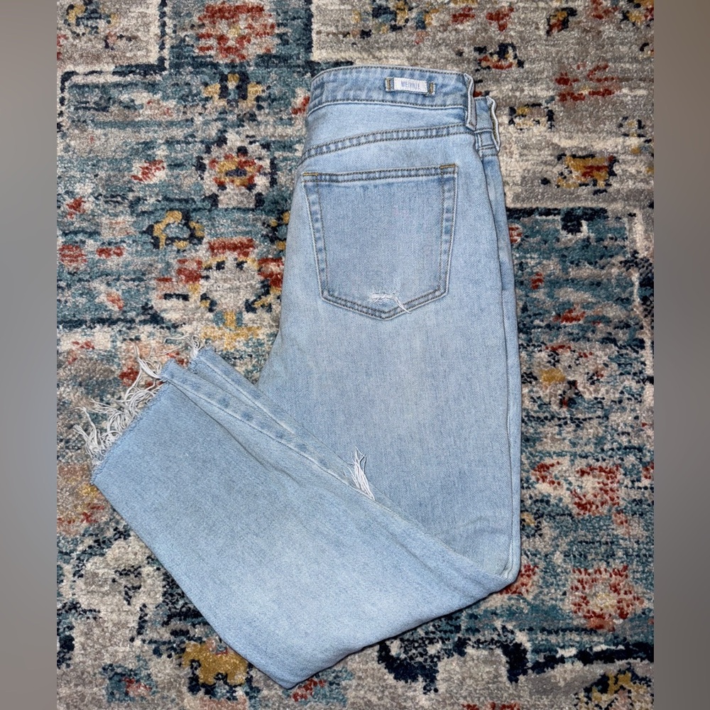Brandy Melville Distressed High Rise mom jeans
Size 27